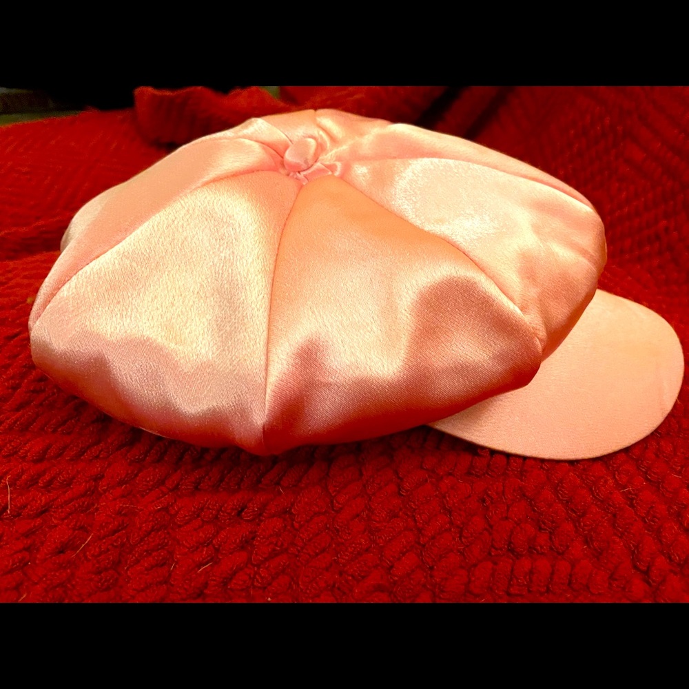 Satin-feel hat. Very cute. In great shape.  Nice price!! Or Make an offer.